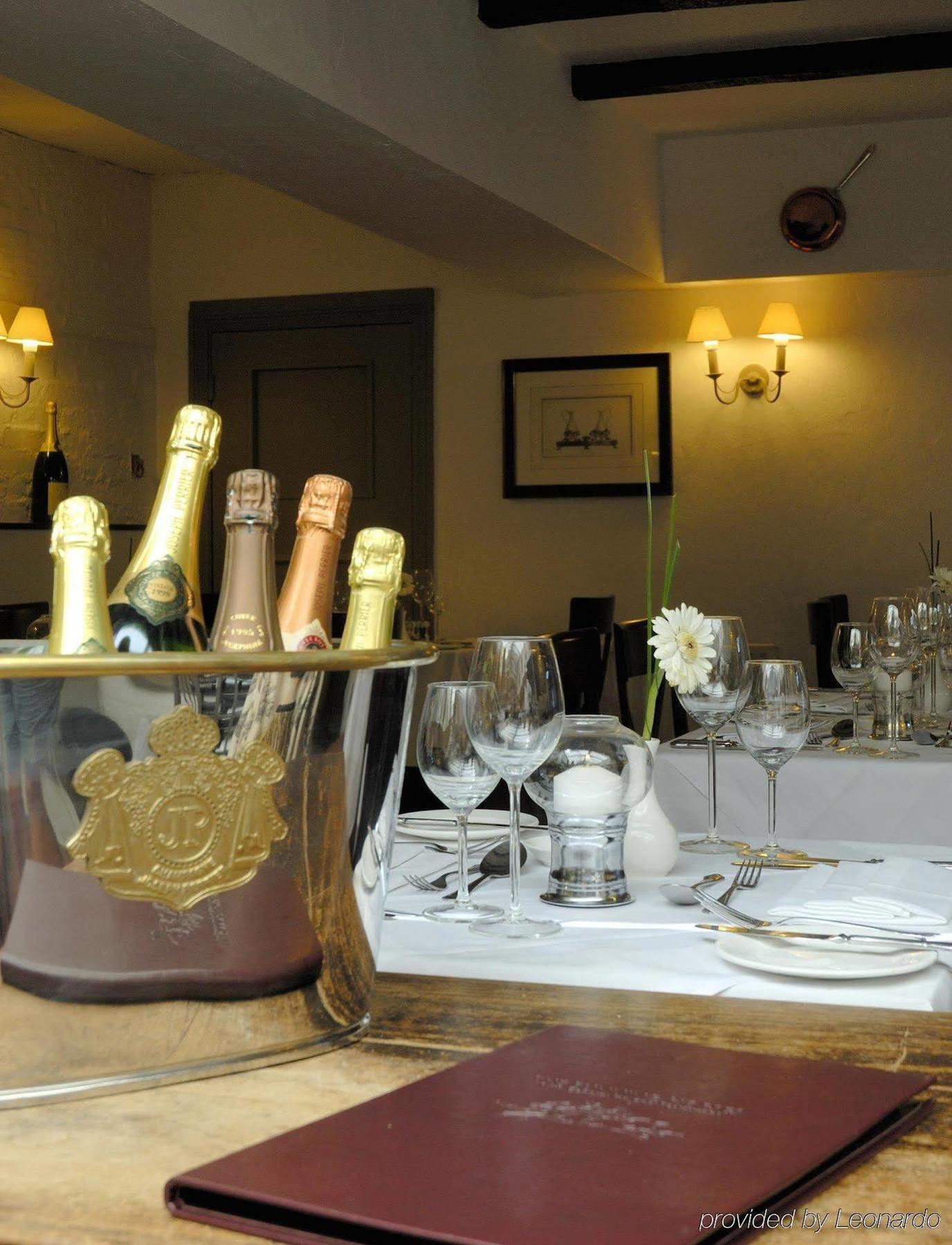 The Running Horses Hotel Mickleham Restaurant foto